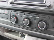 Volkswagen Transporter TDI T28 Trendline Euro 6 LWB Van with AC SAT NAV ideal Camper day van 2.0 5dr Panel Van Manual - U11445