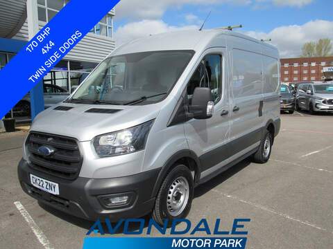 Ford Transit 460 EcoBlue Limited 17 SEATER MINIBUS 165 BHP SAT NAV CAMERA H-SEATS HUGE SPECIFICATION 2.0 5dr Minibus Manual Diesel