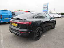 Audi Q8 e-tron Black Edition Quattro Family SUV 4x4 0.0 5dr SUV Automatic Electric - U11593