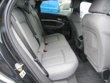 Audi Q8 e-tron Black Edition Quattro Family SUV 4x4 0.0 5dr SUV Automatic Electric - U11593