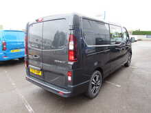 Renault Trafic 2.0 dCi Blue LL30 Extra Sport Crew Van Double Cab 6dr Diesel Auto L2 H1 Euro 6 (s/s) (170 ps) - U11627
