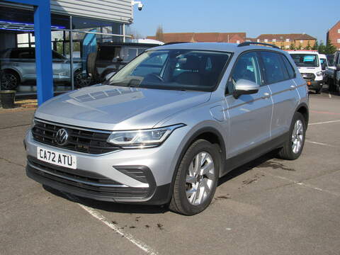 Volkswagen Tiguan TDI  40 Edition 1 Quattro Family SUV Automatic Car 2.0 5dr SUV Automatic Diesel