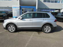 Volkswagen Tiguan 1.4 TSI 13kWh Life SUV 5dr Petrol Plug-in Hybrid DSG Euro 6 (s/s) (245 ps) - U11635