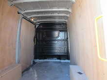Volkswagen Crafter 2.0 TDI CR35 Commerce Plus Panel Van 5dr Diesel Manual FWD MWB High Roof Euro 6 (s/s) (140 ps) - U11641