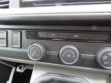 Volkswagen Transporter 2.0 TDI T28 Highline Panel Van 5dr Diesel Manual FWD SWB Euro 6 (s/s) (110 ps) - U11651