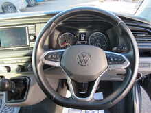 Volkswagen Transporter 2.0 TDI T28 Highline Panel Van 5dr Diesel Manual FWD SWB Euro 6 (s/s) (110 ps) - U11670