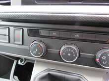 Volkswagen Transporter 2.0 TDI T28 Highline Panel Van 5dr Diesel Manual FWD SWB Euro 6 (s/s) (110 ps) - U11686