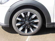 MINI Hatch Cooper Exclusive Automatic 1.5 Petrol High Spec - U11783