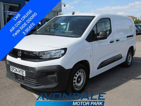 Vauxhall Combo 1.5 BlueHDi 1000 Professional Standard Panel Van 5dr Diesel Manual SWB Euro 6 (100 bhp)