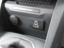 Ford Transit Courier EcoBlue Limited Euro 6 with Rear camera heated seats ply line - U11805