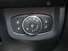 Ford Transit Courier EcoBlue Limited Euro 6 with Rear camera heated seats ply line - U11805