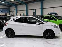 2013/13 PEUGEOT 208 1.6 ALLURE EDITION + AUTO + NAVIGATION + 34K MILES FSH