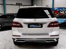 2014 MERCEDES BENZ ML250 BLUETEC SE + HEATED SEATS + COMMAND