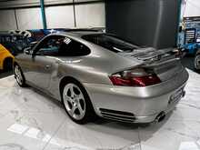 2002/52 PORSCHE 911 996 TURBO + 16X SERVICE STAMPS + STUNNING EXAMPLE