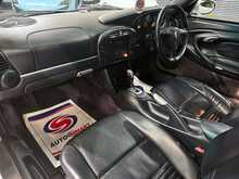 2002/52 PORSCHE 911 996 TURBO + 16X SERVICE STAMPS + STUNNING EXAMPLE