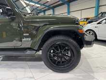 2021 JEEP WRANGLER OVERLAND 2.0 AUTO + 1 OF SARGE GREEN + HARDTOP + 24K MILES FSH