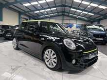2015 MINI COOPER-S + 192BHP + CHILLI PACK + 4K OPTIONS