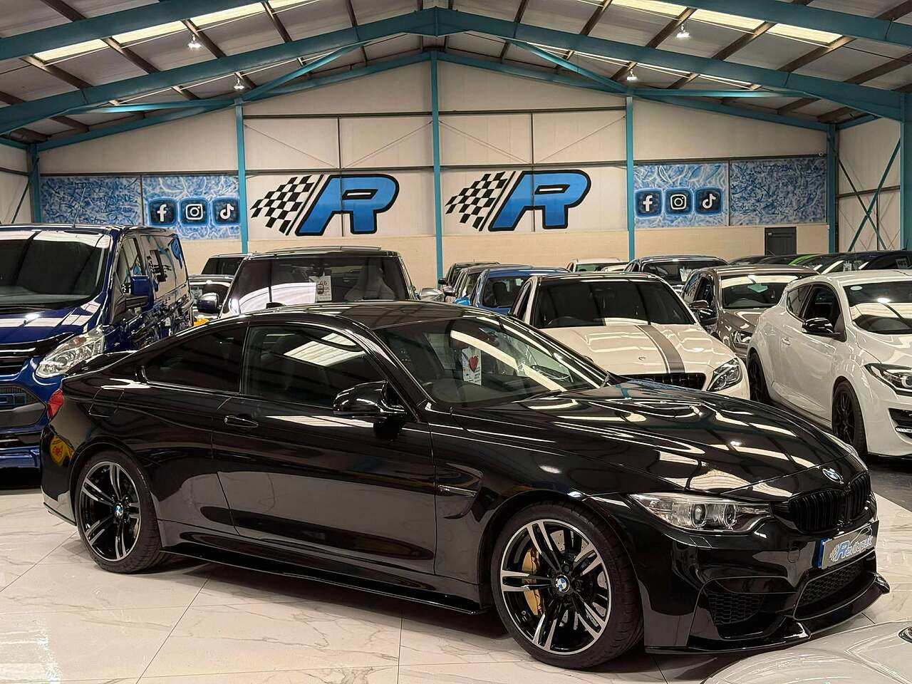 BMW M4 BiTurbo - U2301