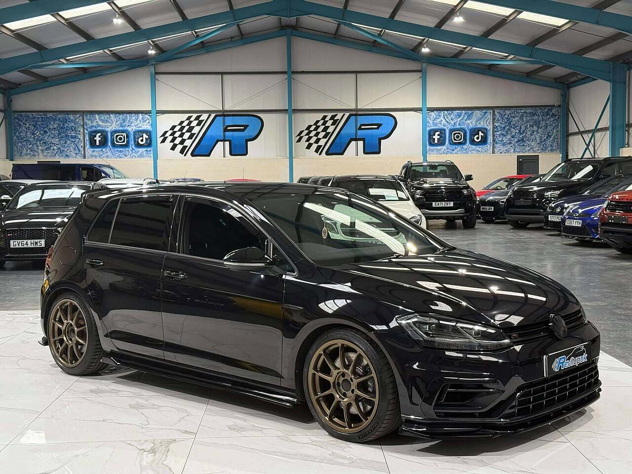Volkswagen Golf TSI R - U2325