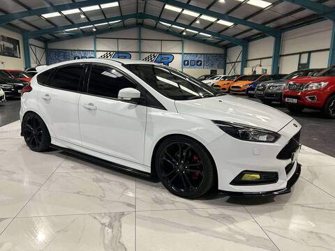2.0T EcoBoost ST-3 Hatchback 5dr Petrol Manual Euro 6 (s/s) (250 ps)