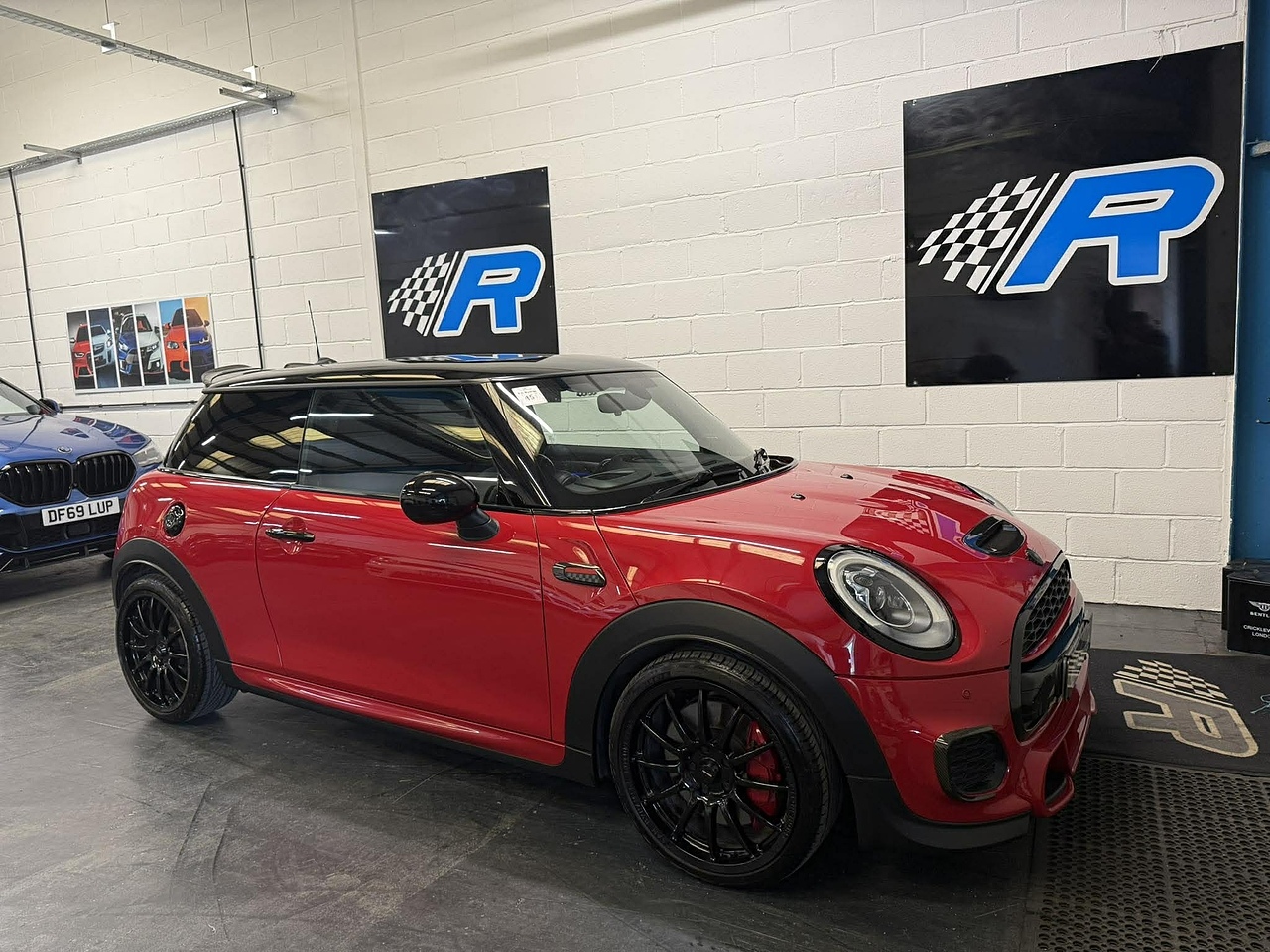 MINI Hatch John Cooper Works - U2408