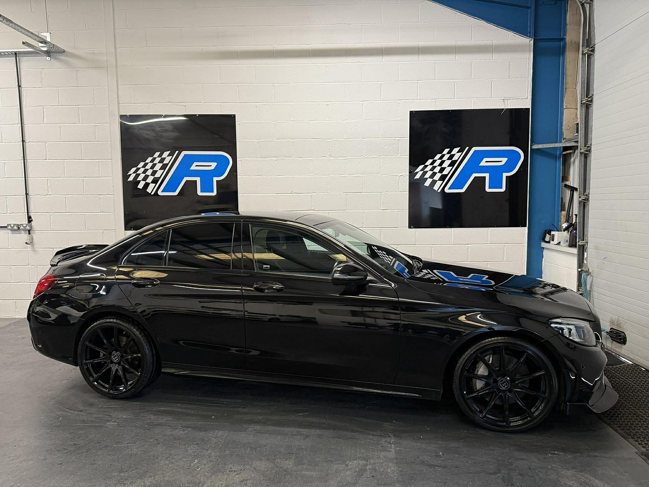 Mercedes-Benz C Class C300d AMG Line - U2419