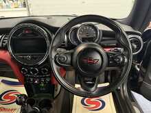 2015/15 MINI COOPER-S + 7K OPTIONS INC CHILLI PACK / MEDIA PACK / PAN SUNROOF