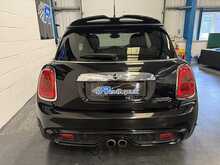 2015/15 MINI COOPER-S + 7K OPTIONS INC CHILLI PACK / MEDIA PACK / PAN SUNROOF
