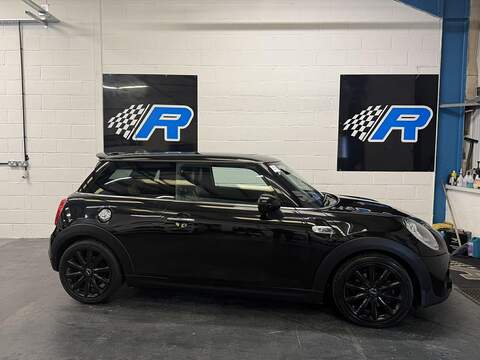 2.0 Cooper S Hatchback 3dr Petrol Manual Euro 6 (s/s) (192 ps)