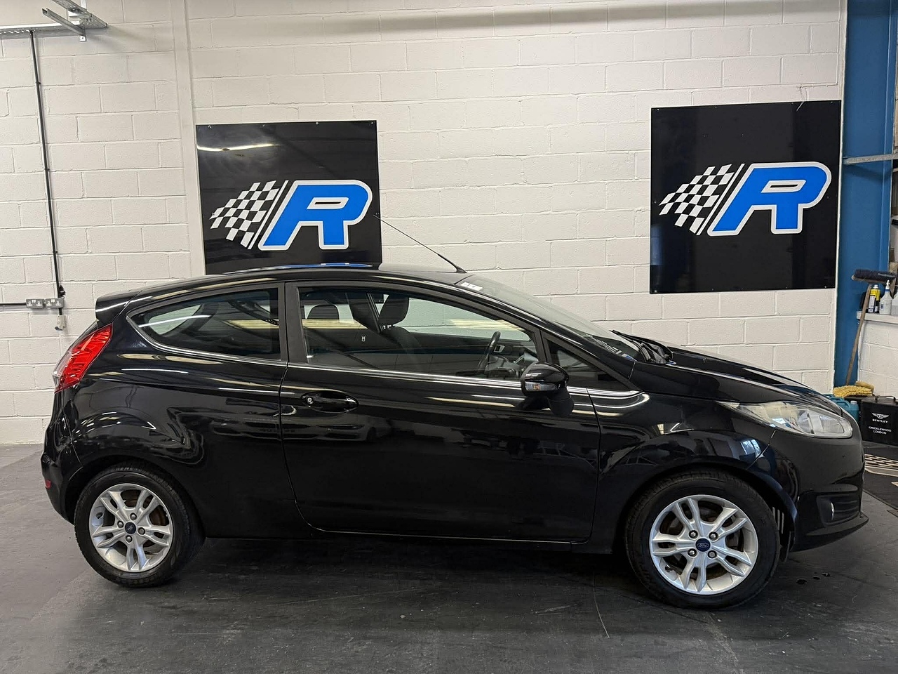 Ford Fiesta Zetec - U2424