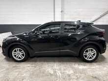 2022 (22) Toyota C-HR 1.8 Hybrid Icon 5dr CVT Auto