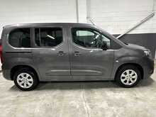 2022 (72) Vauxhall Combo Life 1.5 Turbo D SE 5dr