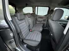 2022 (22) Vauxhall Combo Life 1.5 Turbo D SE XL 5dr (7 seat)