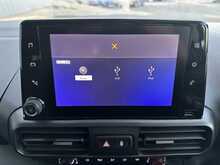 2022 (22) Vauxhall Combo Life 1.5 Turbo D SE XL 5dr (7 seat)