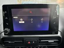 2022 (72) Vauxhall Combo Life 1.5 Turbo D SE XL 5dr (7 seat)