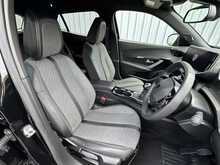 2023 (73) Peugeot 2008 1.2 PureTech 130 Allure 5dr