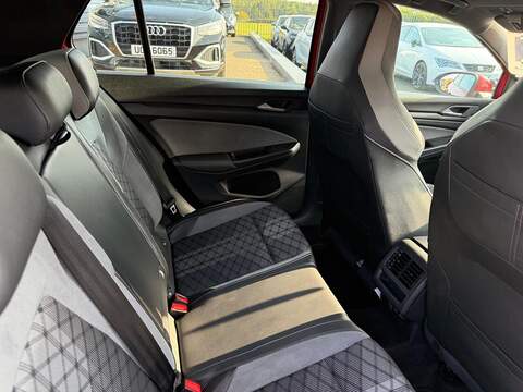 Volkswagen Golf 1.5 eTSI MHEV R-Line DSG Euro 6 (s/s) 5dr - U35746