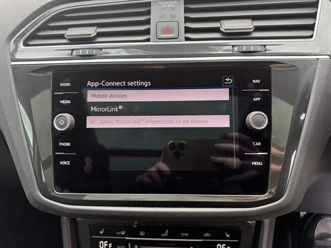 Volkswagen Tiguan 1.5 TSI Elegance DSG Euro 6 (s/s) 5dr - U35954