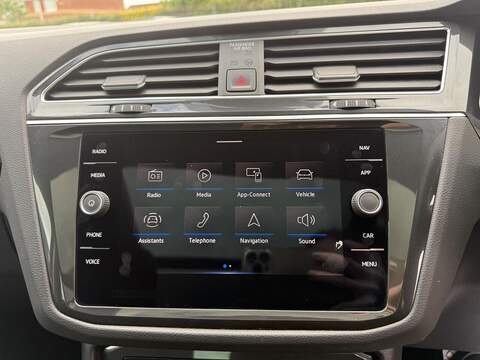 Volkswagen Tiguan 1.5 TSI Elegance DSG Euro 6 (s/s) 5dr - U35954