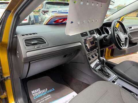 Volkswagen Golf 1.0 TSI BlueMotion Tech SE Nav Hatchback 5dr Petrol DSG Euro 6 (s/s) (110 bhp) - U35990