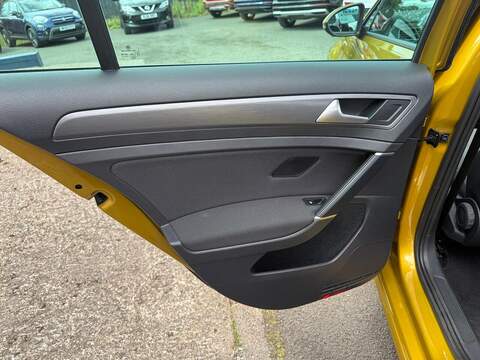 Volkswagen Golf 1.0 TSI BlueMotion Tech SE Nav Hatchback 5dr Petrol DSG Euro 6 (s/s) (110 bhp) - U35990