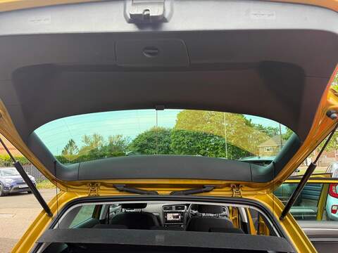 Volkswagen Golf 1.0 TSI BlueMotion Tech SE Nav Hatchback 5dr Petrol DSG Euro 6 (s/s) (110 bhp) - U35990