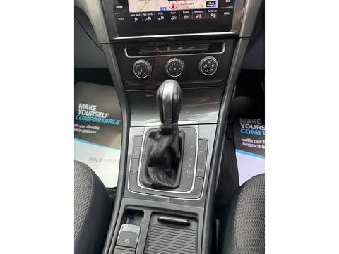 Volkswagen Golf 1.0 TSI BlueMotion Tech SE Nav Hatchback 5dr Petrol DSG Euro 6 (s/s) (110 bhp) - U35990