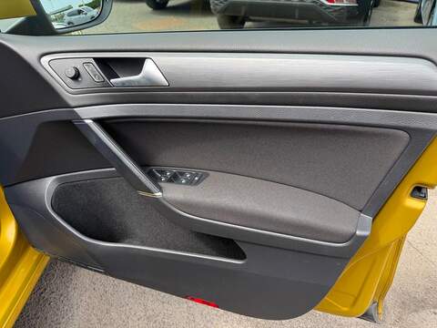 Volkswagen Golf 1.0 TSI BlueMotion Tech SE Nav Hatchback 5dr Petrol DSG Euro 6 (s/s) (110 bhp) - U35990