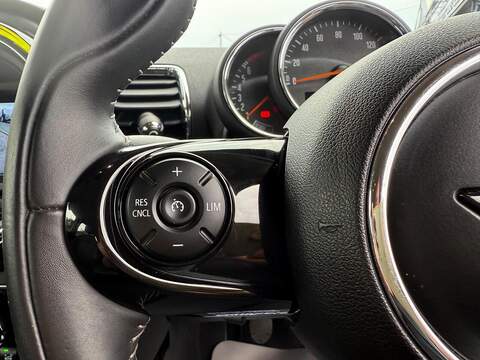 MINI Clubman 1.5 Cooper Exclusive Euro 6 (s/s) 6dr - U35995