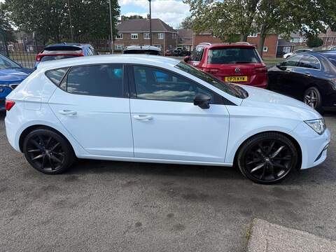 SEAT Leon 1.5 TSI EVO FR Black Edition Euro 6 (s/s) 5dr - U36052