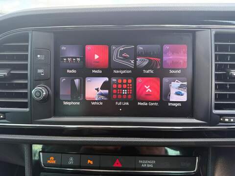 SEAT Leon 1.5 TSI EVO FR Black Edition Euro 6 (s/s) 5dr - U36052