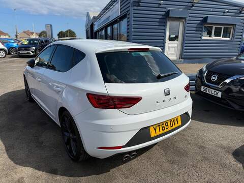 SEAT Leon 1.5 TSI EVO FR Black Edition Euro 6 (s/s) 5dr - U36052