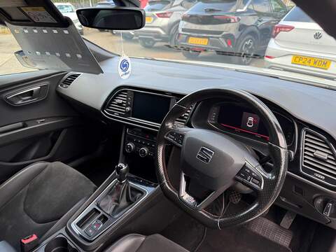 SEAT Leon 1.5 TSI EVO FR Black Edition Euro 6 (s/s) 5dr - U36052