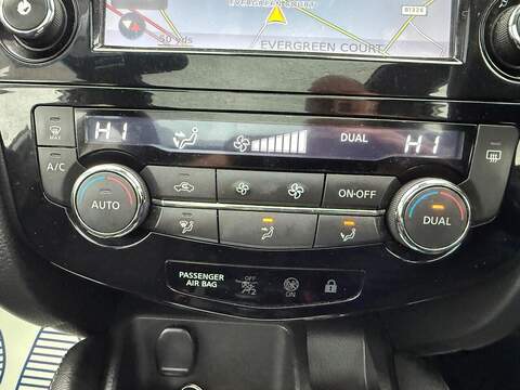 Nissan Qashqai 1.5 dCi Acenta Premium SUV 5dr Diesel Manual 2WD Euro 5 (s/s) (110 ps) - U78994